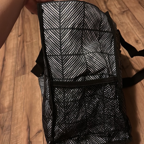 Thirty-One Chevron Square Zip Top Tote - Picture 12 of 14